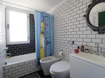 Departamento en venta - 2 Dormitorios 2 Baños - Cochera - 75Mts2 - Lomas de Zamora