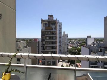 Departamento en venta - 2 Dormitorios 2 Baños - Cochera - 75Mts2 - Lomas de Zamora