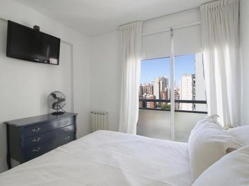 Departamento en venta - 2 Dormitorios 2 Baños - Cochera - 75Mts2 - Lomas de Zamora