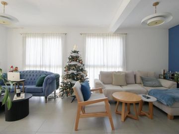 Departamento en venta - 2 Dormitorios 2 Baños - Cochera - 75Mts2 - Lomas de Zamora