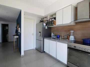 Departamento en venta - 2 Dormitorios 2 Baños - Cochera - 75Mts2 - Lomas de Zamora