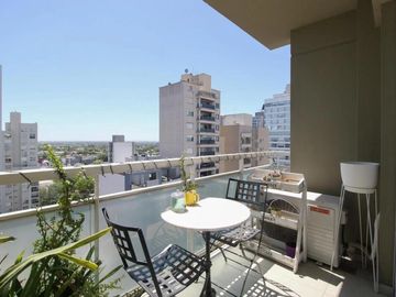 Departamento en venta - 2 Dormitorios 2 Baños - Cochera - 75Mts2 - Lomas de Zamora