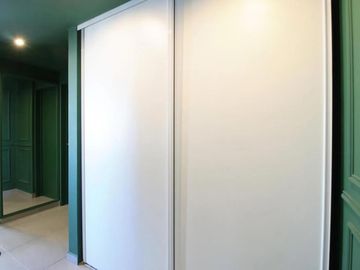 Departamento en venta - 2 Dormitorios 2 Baños - Cochera - 75Mts2 - Lomas de Zamora