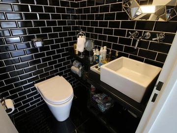 Departamento en venta - 2 Dormitorios 2 Baños - Cochera - 75Mts2 - Lomas de Zamora