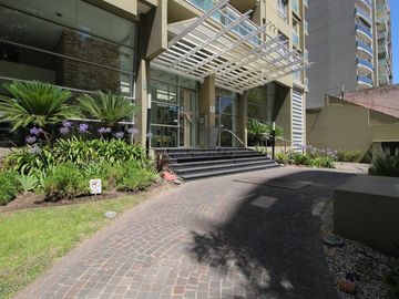 Departamento en venta - 2 Dormitorios 2 Baños - Cochera - 75Mts2 - Lomas de Zamora