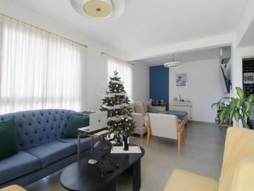 Departamento en venta - 2 Dormitorios 2 Baños - Cochera - 75Mts2 - Lomas de Zamora