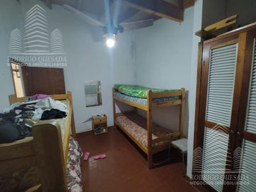 Casa en venta de 3 dormitorios c/ cochera en Costa Azul