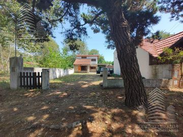 Casa en venta de 3 dormitorios c/ cochera en Costa Azul