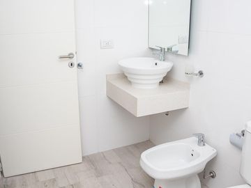 Lencke vende - a estrenar duplex 3 ambientes (suite), balcon c/parrilla, cochera opc, financiacion