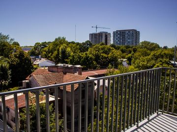 Lencke vende - a estrenar duplex 3 ambientes (suite), balcon c/parrilla, cochera opc, financiacion