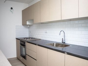Lencke vende - a estrenar duplex 3 ambientes (suite), balcon c/parrilla, cochera opc, financiacion