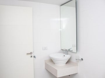 Lencke vende - a estrenar duplex 3 ambientes (suite), balcon c/parrilla, cochera opc, financiacion