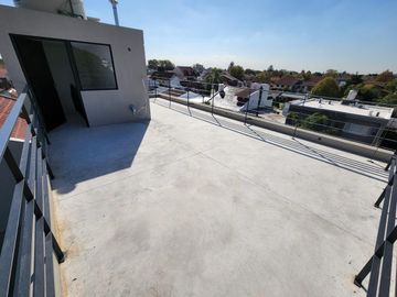 DUPLEX DE 4 AMBIENTES A ESTRENAR CON COCHERA Y TERRAZA EN PLANTA ALTA EN VENTA. CARAPACHAY