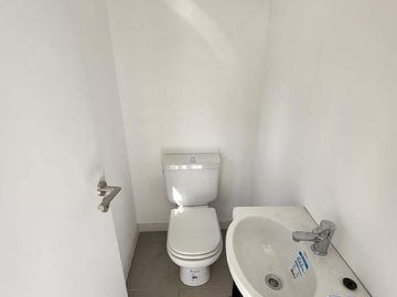 DUPLEX DE 4 AMBIENTES A ESTRENAR CON COCHERA Y TERRAZA EN PLANTA ALTA EN VENTA. CARAPACHAY