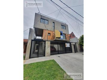 DUPLEX DE 4 AMBIENTES A ESTRENAR CON COCHERA Y TERRAZA EN PLANTA ALTA EN VENTA. CARAPACHAY