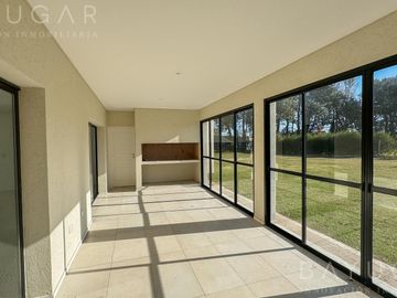 Venta - Casa en Barrio Privado Sausalito / Pilar - A estrenar