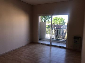 VENTA APTO CREDITO PH DOS Y TRES AMBIENTES CON COCHERA EN FLORIDA VICENTE LOPEZ