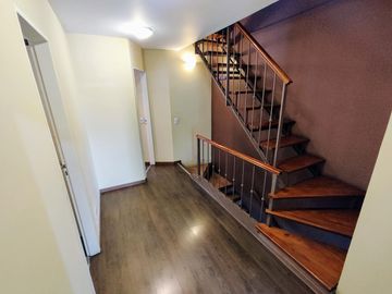 Duplex tipo casa con cochera