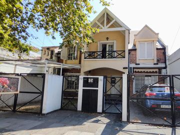 Duplex tipo casa con cochera
