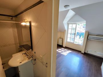 Duplex tipo casa con cochera