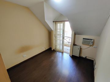 Duplex tipo casa con cochera