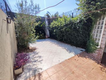 Duplex tipo casa con cochera