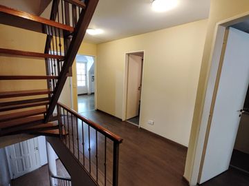 Duplex tipo casa con cochera