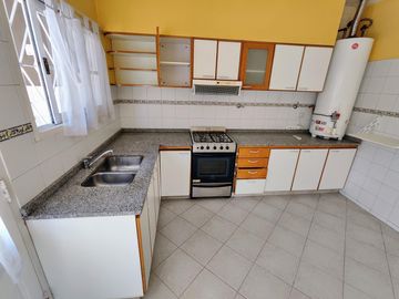 Duplex tipo casa con cochera