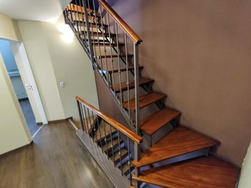 Duplex tipo casa con cochera