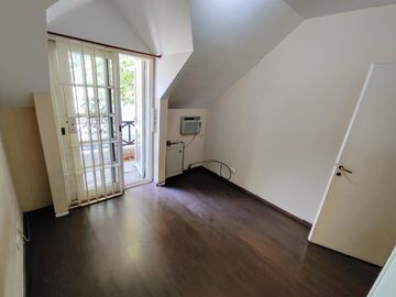 Duplex tipo casa con cochera