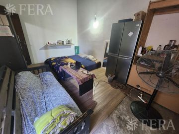 Venta casa de 5 ambientes con cochera y fondo libre en Quilmes