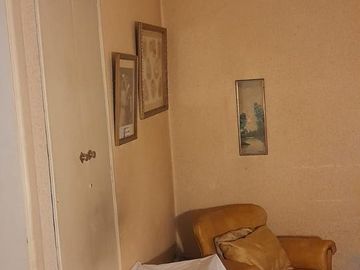 PH 3 ambientes y medio, al frente a 200 metros de Hipólito Irigoyen.