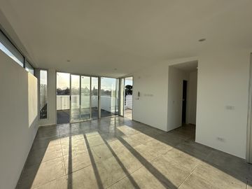 Departamento en 462 (Alvear) y 14a - City Bell