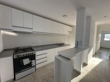 Departamento en 462 (Alvear) y 14a - City Bell