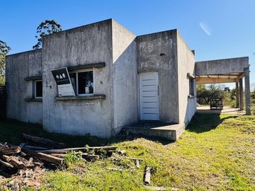 Casa de 3 dormitorios a terminar en calle Paysandú
