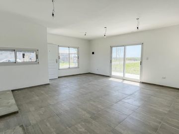 Casa en venta de dos dormitorios en La Toscana, Piñero. Rosario
