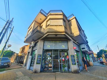 VENTA CASA CON LOCAL 194 M2 QUILMES