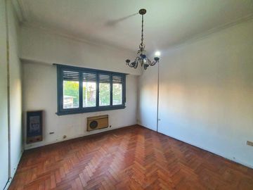 VENTA CASA CON LOCAL 194 M2 QUILMES