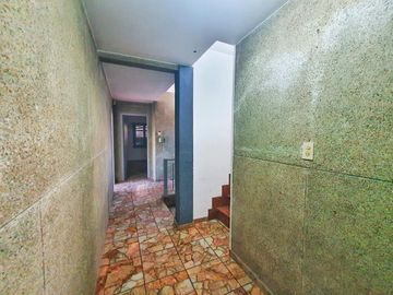 VENTA CASA CON LOCAL 194 M2 QUILMES