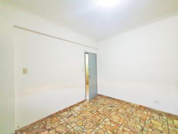 VENTA CASA CON LOCAL 194 M2 QUILMES