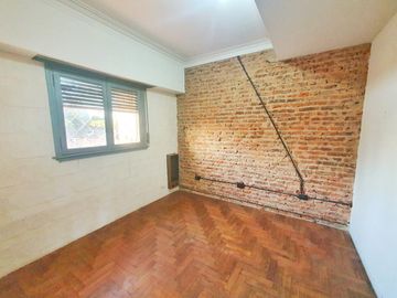 VENTA CASA CON LOCAL 194 M2 QUILMES