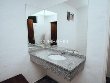 Complejo de Cabañas de primera categoría con piscina cubierta en Rama Caída