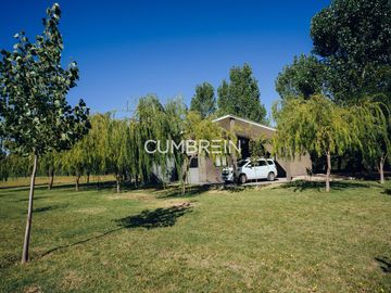 Complejo de Cabañas de primera categoría con piscina cubierta en Rama Caída