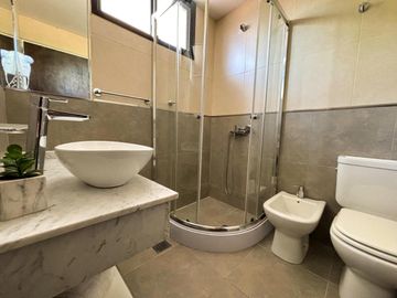 Complejo de Cabañas de primera categoría con piscina cubierta en Rama Caída