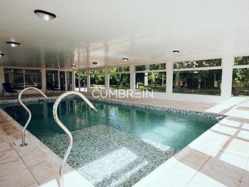 Complejo de Cabañas de primera categoría con piscina cubierta en Rama Caída