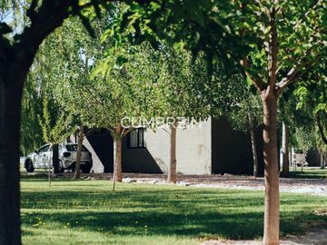 Complejo de Cabañas de primera categoría con piscina cubierta en Rama Caída