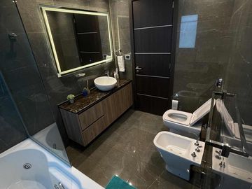 Casa en venta - 4 Dormitorios 4 Baños - 900Mts2 - Terralagos, Canning