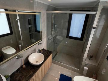 Casa en venta - 4 Dormitorios 4 Baños - 900Mts2 - Terralagos, Canning
