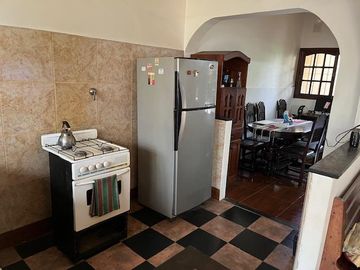 Casa en venta de una planta en Florida, próxima a Panamericana, con jardín