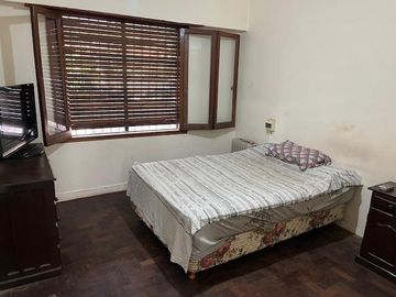 Casa en venta de una planta en Florida, próxima a Panamericana, con jardín